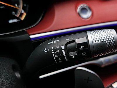 2022 Genesis GV70 — миниатюра 15