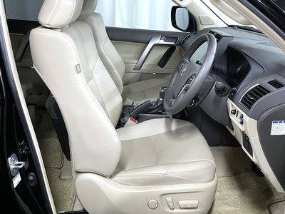 TOYOTA LAND CRUISER PRADO - 8