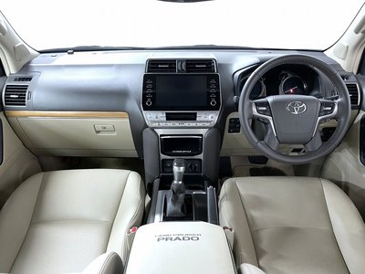 TOYOTA LAND CRUISER PRADO - 6
