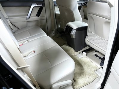 TOYOTA LAND CRUISER PRADO - 10