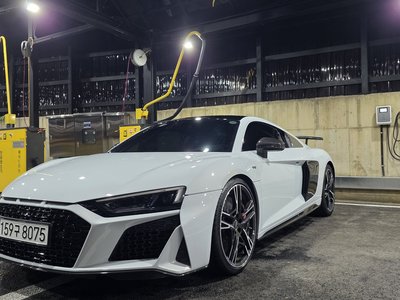 2022 AUDI R8 — фото 5