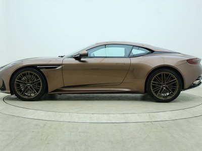 ASTON MARTIN DB12 - 8