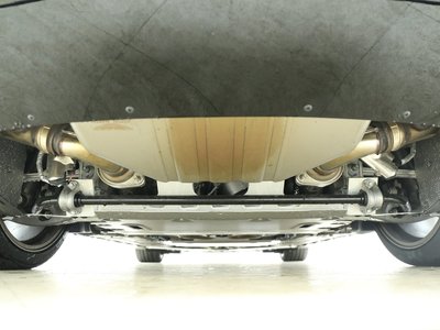 ASTON MARTIN DB12 - 10