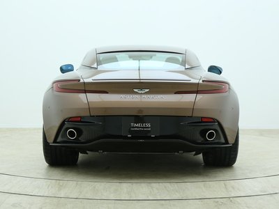 ASTON MARTIN DB12 - 6