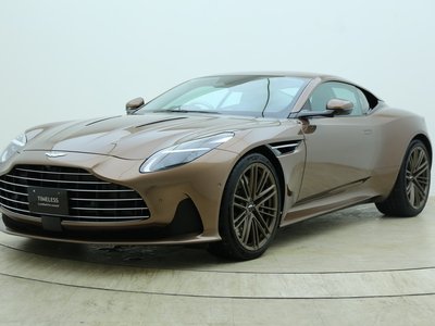 ASTON MARTIN DB12 - 1