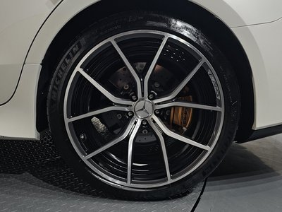 صورة 8 لـ 2023 Mercedes-BENZ GT AMG