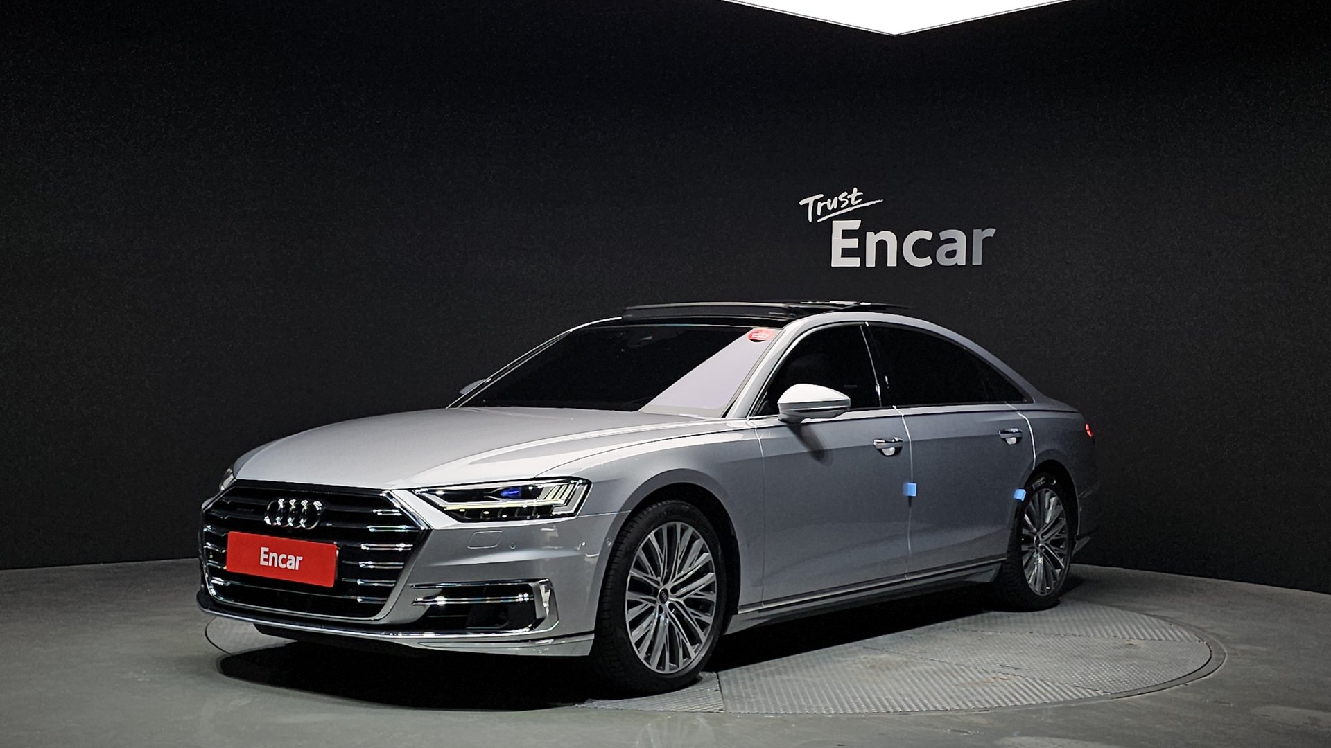 AUDI A8 - View 1