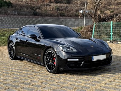 PORSCHE PANAMERA - 4