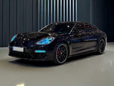 PORSCHE PANAMERA - 1