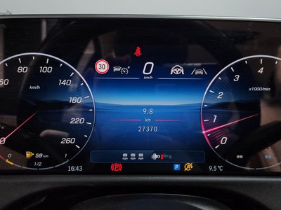 MERCEDES-BENZ E-CLASS - 8