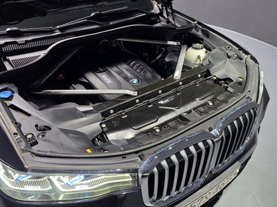BMW X7 - 7