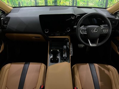 صورة 2 لـ 2025 Lexus NX