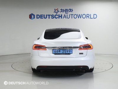 2020 Tesla MODEL S — фото 3