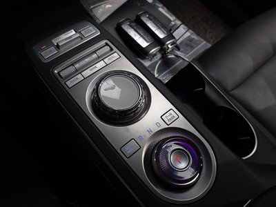 2023 Genesis ELECTRIFIED GV70 photo 9