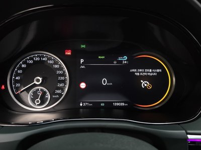 2023 Genesis ELECTRIFIED GV70 photo 8