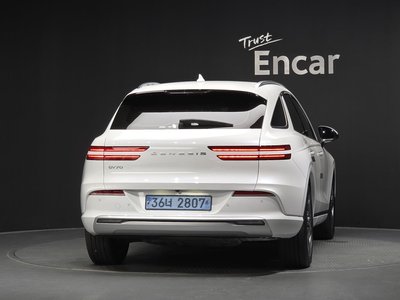 2023 Genesis ELECTRIFIED GV70 photo 3