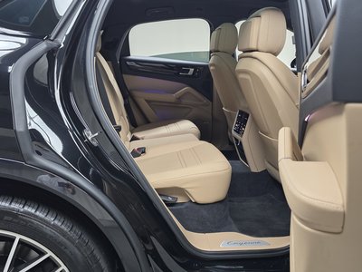 صورة مصغرة 17 لـ 2023 Porsche CAYENNE