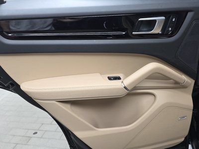 صورة مصغرة 15 لـ 2023 Porsche CAYENNE