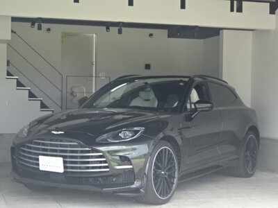 ASTON MARTIN DBX - 6