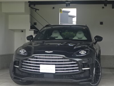 ASTON MARTIN DBX