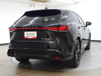 صورة 8 لـ 2023 Lexus RX