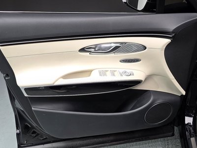 2021 Genesis GV70 — миниатюра 14