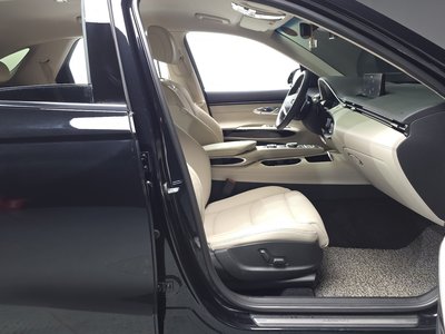 2021 Genesis GV70 — миниатюра 13
