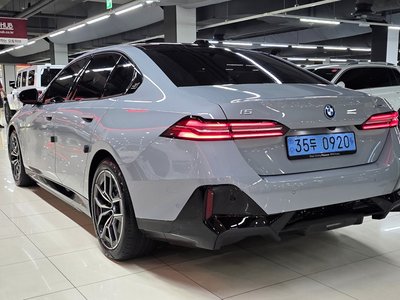 صورة 8 لـ 2026 BMW I5