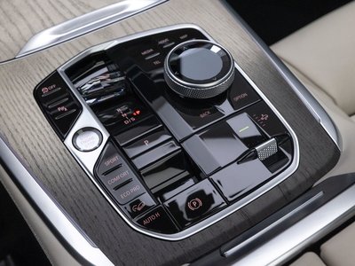صورة 9 لـ 2025 BMW X7