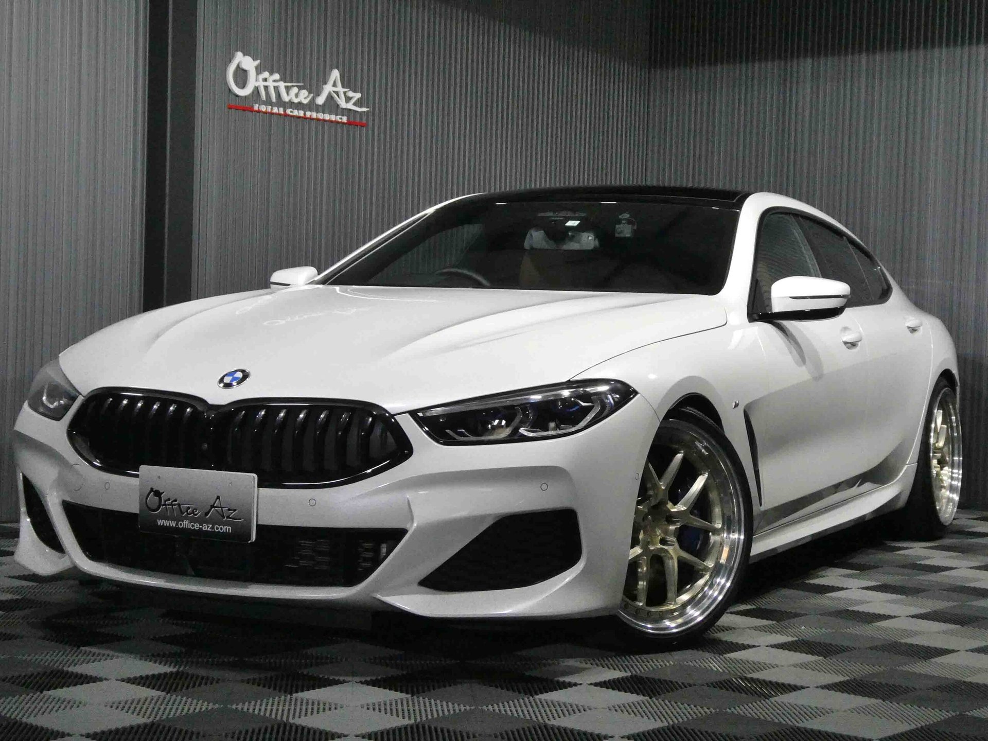 BMW 8 SERIES GRAN COUPE - View 1