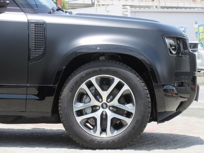 LAND ROVER DEFENDER - 10