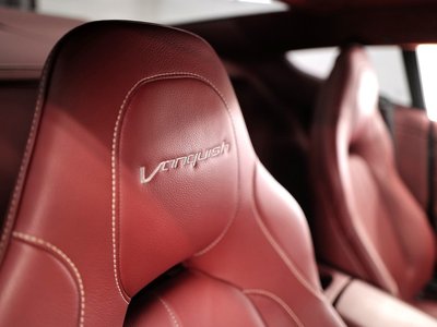 ASTON MARTIN VANQUISH - 10