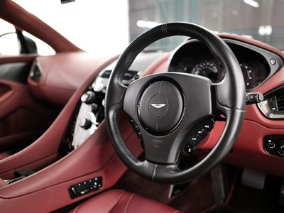 ASTON MARTIN VANQUISH - 6