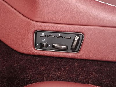 ASTON MARTIN VANQUISH - 8