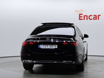 MERCEDES-BENZ E-CLASS - 4