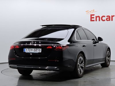 MERCEDES-BENZ E-CLASS - 2