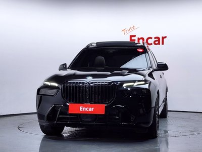 2025 BMW X7 照片 2