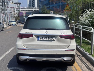 MERCEDES-BENZ GLS - 2