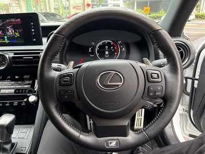 2023 Lexus IS — миниатюра 18