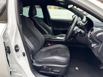 2023 Lexus IS — миниатюра 14