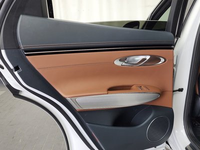 2023 Genesis GV70 — миниатюра 15