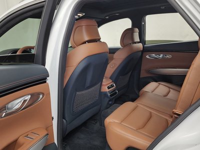 2023 Genesis GV70 — миниатюра 16