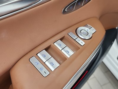 2023 Genesis GV70 — миниатюра 30