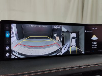 2023 Genesis GV70 — миниатюра 21