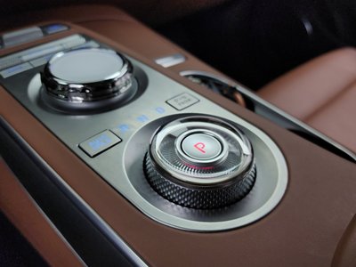 2023 Genesis GV70 — миниатюра 12