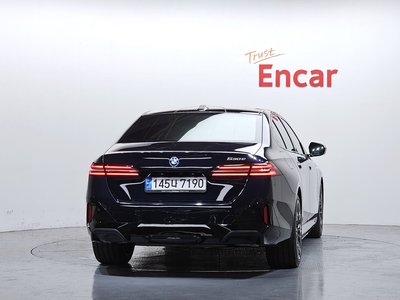 BMW 5 SERIES - 4