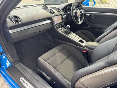 صورة مصغرة 34 لـ 2022 Porsche 718
