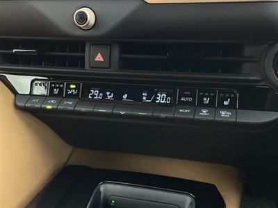 TOYOTA CROWN SPORT - 8