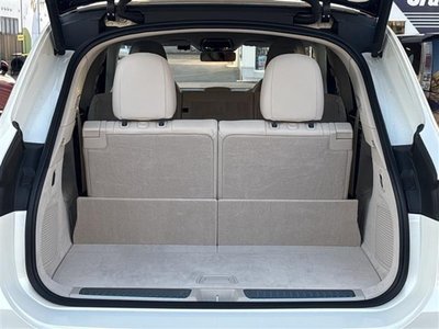 صورة 9 لـ 2023 Mercedes-BENZ EQS