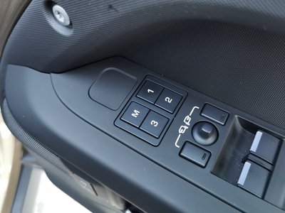 LAND ROVER DEFENDER - 10